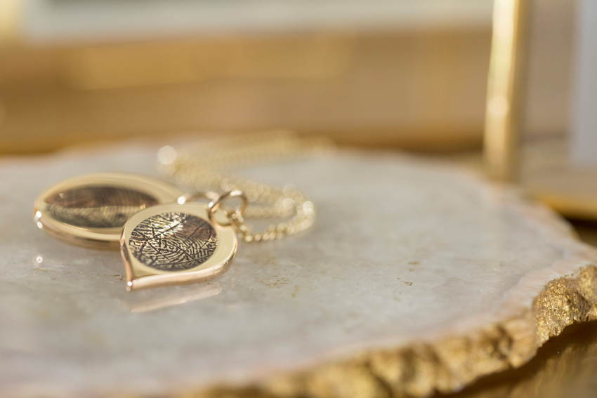 HOECoopfunerals's tweet photo. A personalised piece of jewellery made with your loved ones finger print 📿

#HeartOfEnglandFunerals #FuneralCare #MidlandsFuneralCare https://t.co/x5ApLgnylH