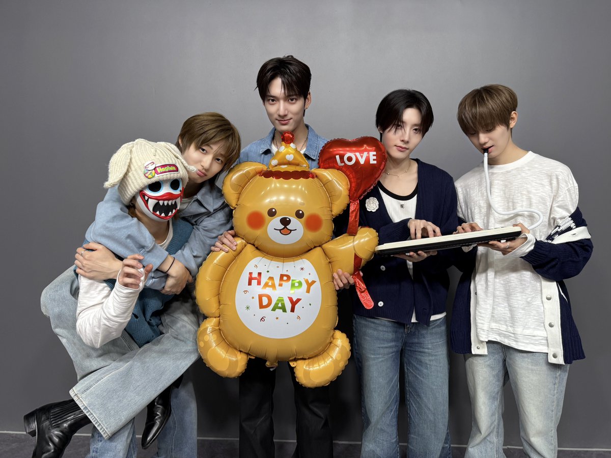hrtz.wav (하츠웨이브) tweet media
