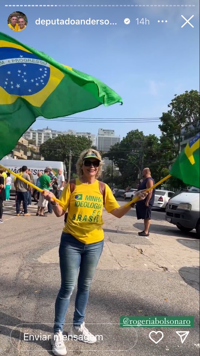mariane_12ns's tweet photo. @CarlosBolsonaro @macefreitas1 Nossa Pre Candidata e Futura Senadora da República Pelo Rio De Janeiro OH GLÓRIA APOIADORES SE LEVANTEM FAÇAM A SENHORA @RNBolsonaro22 está dentro do Senado. A MÃE DOS NOSSOS PRÉ CANDIDATOS @FlavioBolsonaro @CarlosBolsonaro #01e02
#RNBolsonaro22SenadoRJ
#ParabensRNBolsonaro22 https://t.co/TVnfck6W4r