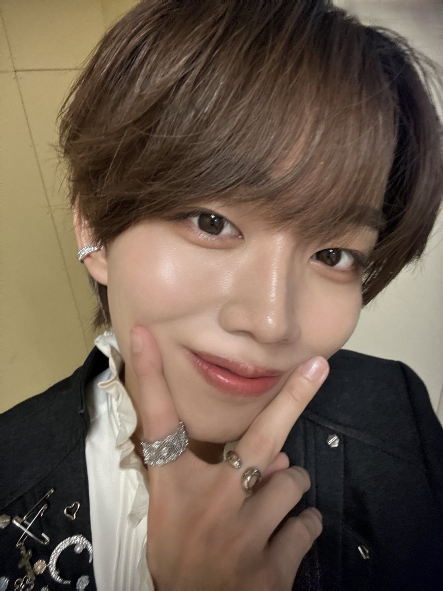 BANGERS_JIN's tweet photo. 錦糸町リリースイベントありがとう！！
3daysめっちゃ楽しかった🫶
会いに来てくれるあなたがいるから僕たちは全力で音楽できて、幸せな時間を作れてます☺︎
これから一緒に色んな思い出作りに行こ🍀
Bamのみんなが一等賞！

#BANGERS #JIN https://t.co/1E4TybSKah