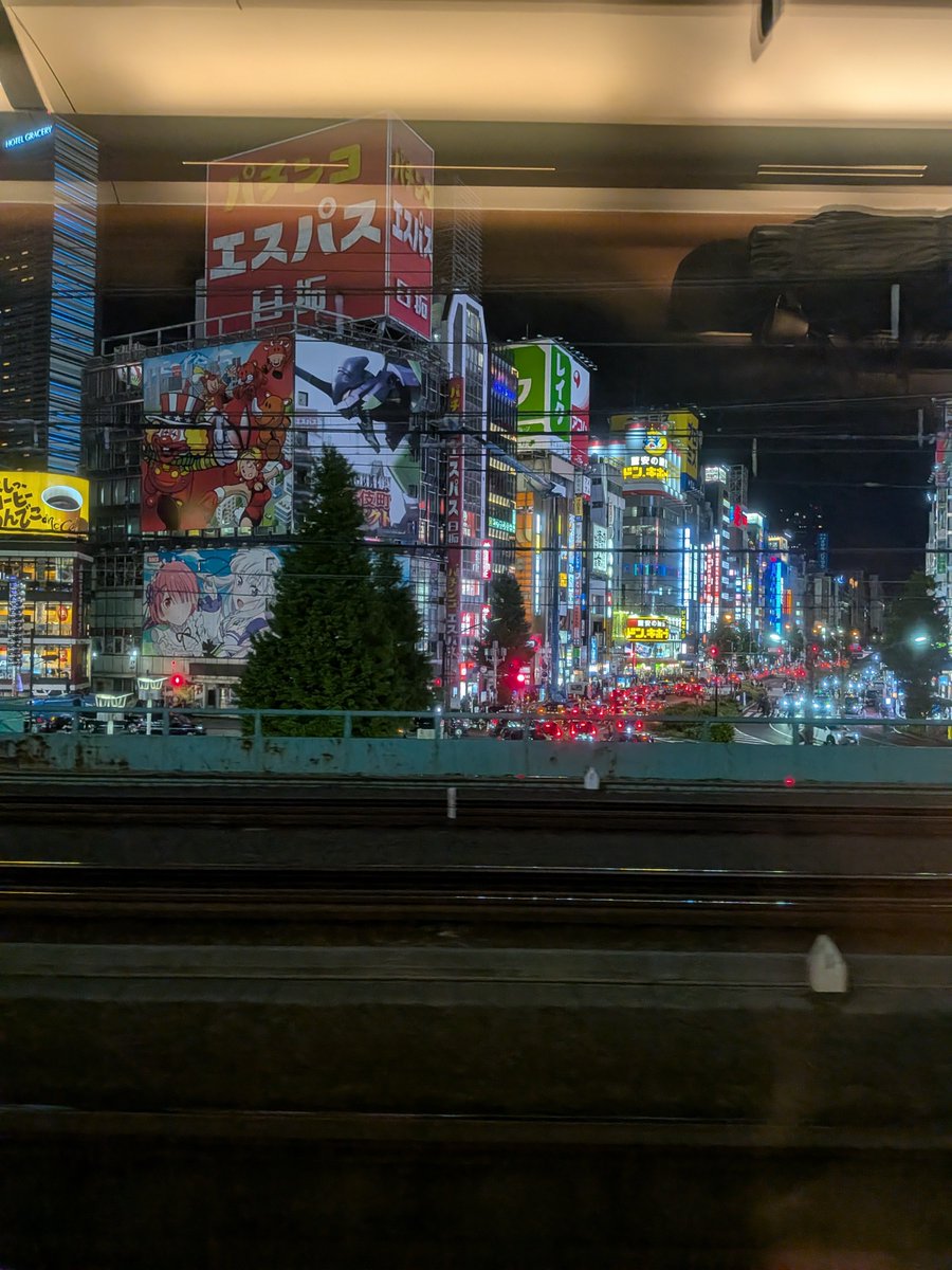 Blue_Arrow1600's tweet photo. そして一昨日は友人某氏と特急アルプスへ。グリーン席でしたのでとても快適でしたが、まさかこの後…あんなことになってしまうなんて… https://t.co/Hg3nT8meDw