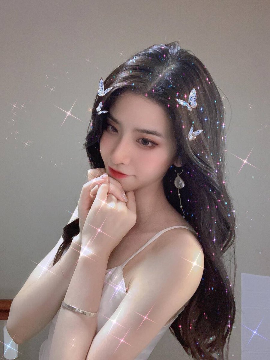 SchulzEddy's tweet photo. 女生喝了好多水憋着尿做ai是什么感觉啊 https://t.co/DH93eLmOrh