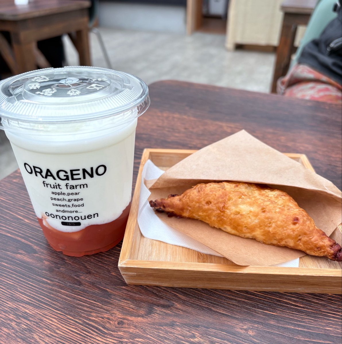 awadon_no's tweet image. 福島のフルーツを使った
スイーツ食べたいなぁと
大野農園 ORAGENO(オラゲーノ) shop&amp;amp;cafeへ

アップルパイと桃ミルク😋

桃のかき氷も食べたかったけど
寒くて断念😭

またリベンジしようっと
#kawasaki #ninja #ninja250