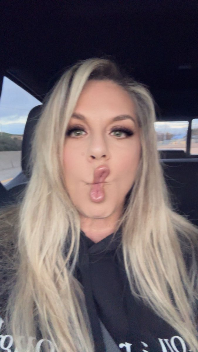 Renee tweet media