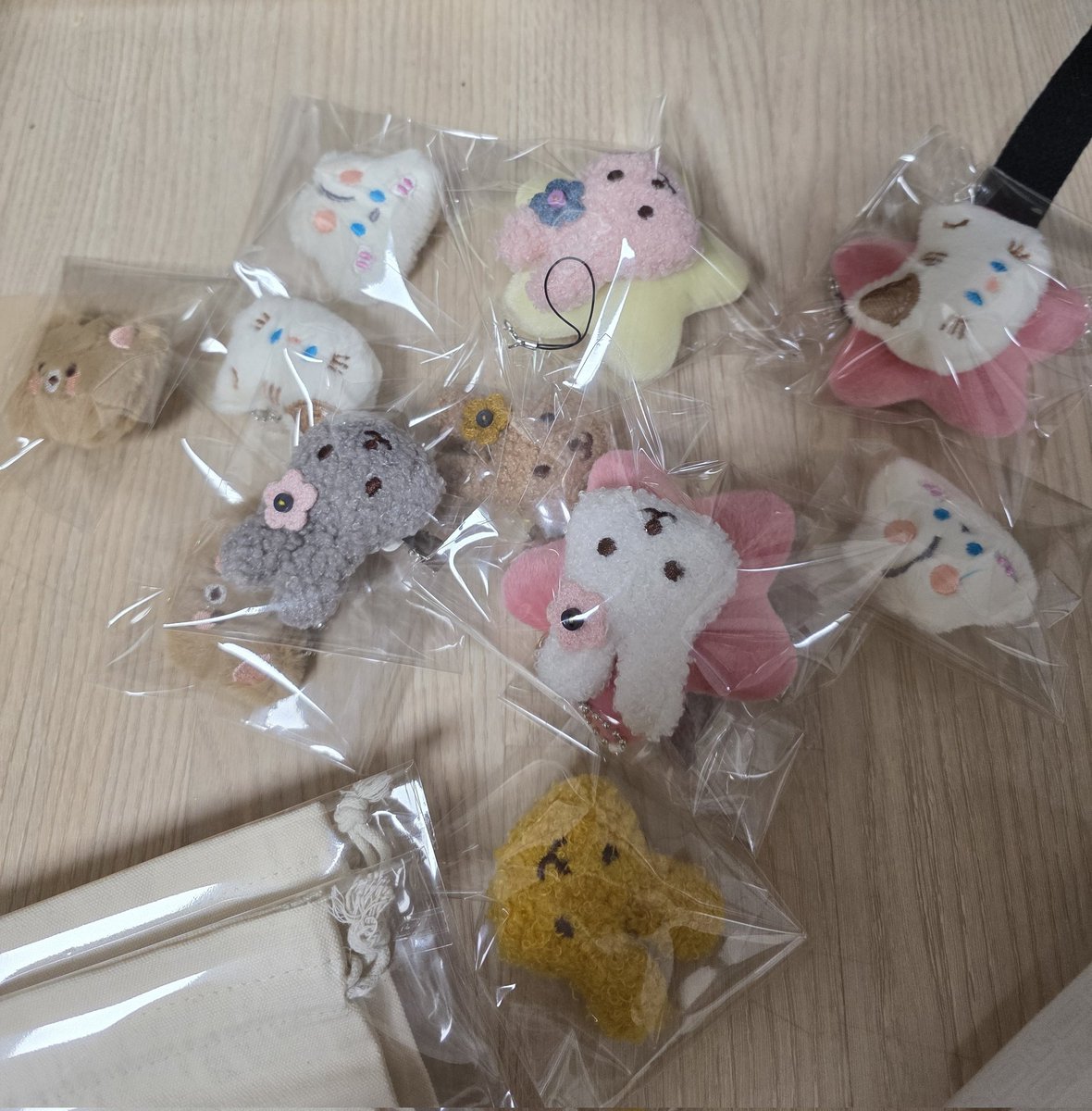 **더레거시 9일(토) 나눔
__현장 선착순으로 진행할게요♡
당일 공지 드리겠습니다♡♡♡♡