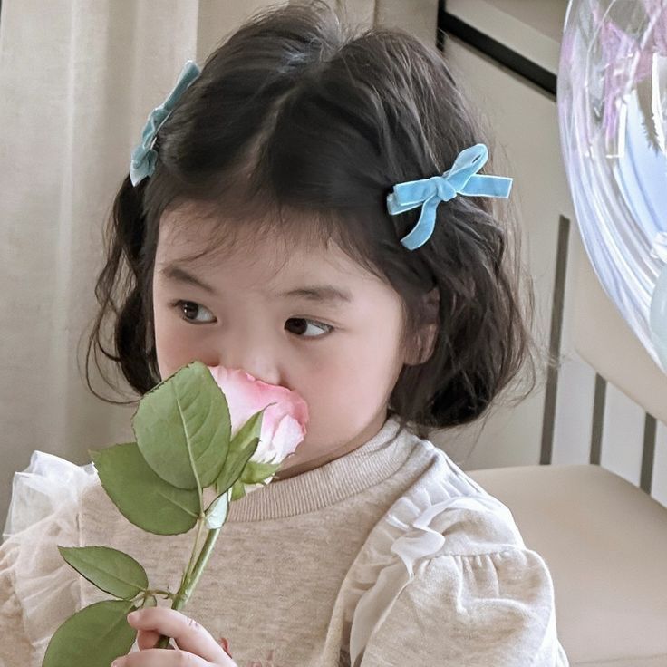 jiephamoon's tweet photo. 🐡 ; evelyn 😁 *nyodorin bunga*
🌻 ; levan 😳 makasih
🐡 ; bunganya cantik kayak kamu
🌻 ; emang, tapi aku lebih suka bunga uang kayak punya papanyg si kasih papi, lebih wangi 
🐡 ; *rogoh2 saku* aku punya uang ini, mau beli es klim?
🌻 ; mau, lasa mangka ya
🐡 ; aku lasa mewong https://t.co/d7H4MYuQWr