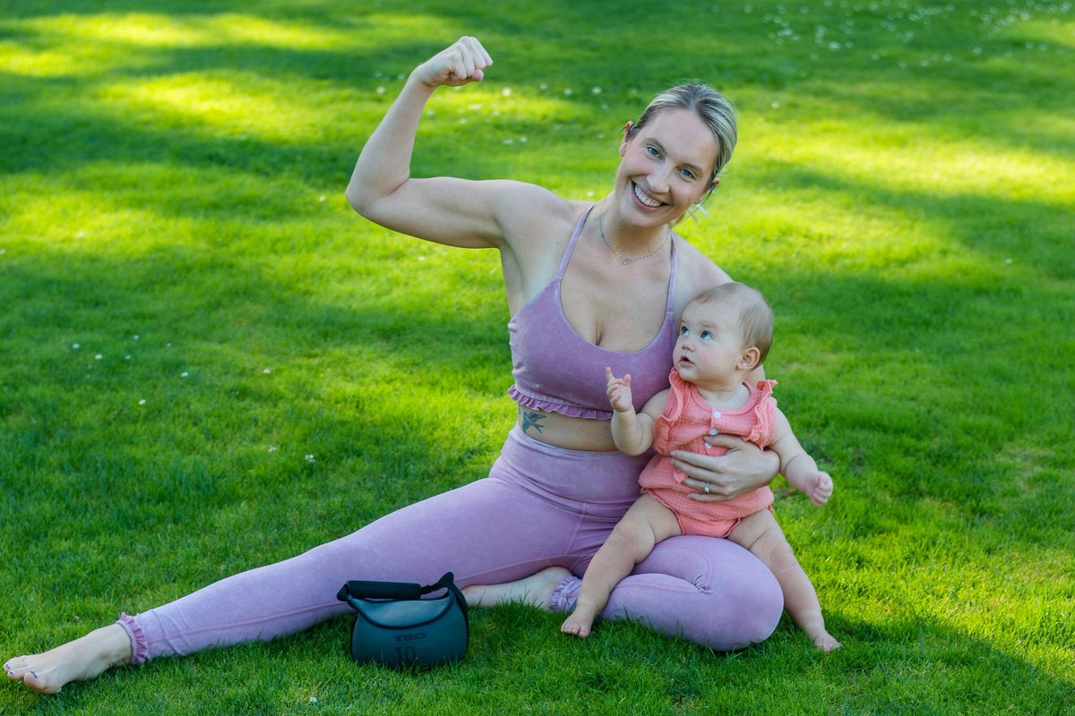 Momrestorefit's tweet photo. You're cleared at 6 weeks!" Cool. Cleared of what exactly? Not whether your pelvic floor is ready for running. Not whether your core is reconnected. Not whether it's safe to lift. The 6-week check is a wound check. That's it. Your body needs more than 6 weeks. https://t.co/oU2249haOd
