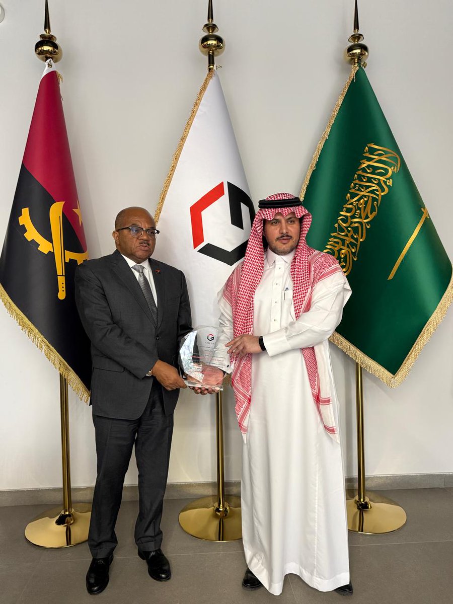 gulfaa1's tweet image. خطوة جديدة نحو التعاون الدولي 
استقبال سفير أنجولا في مصنع Gulfa يعكس التوسع في العلاقات الصناعية
A new step towards global collaboration 
Welcoming the Ambassador of Angola at Gulfa reflects our growing industrial partnerships
#Gulfa #SaudiIndustry #Vision2030 #GlobalBusiness