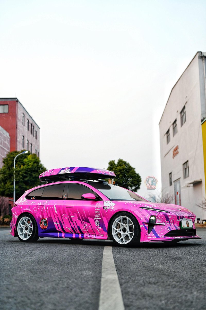 SUPERMOVE_Dash's tweet image. The most stylish station wagon: NIO ET5T
Model: SUPER MOVE S8 Six-Piston Brake
Brake Discs: SUPER MOVE 410mm Brake Discs
"2000 tons of aerospace-grade aluminum, one-piece forging
360-degree fully connected internal hydraulic system"
#supermove #NIOET5T #brakes #braking