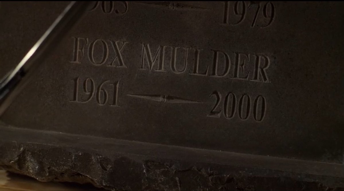 jemilymsr's tweet photo. this tombstone being the only time mulder and samantha were next to each other in the 21st century WHATEVER https://t.co/CwSK8ZJ4el