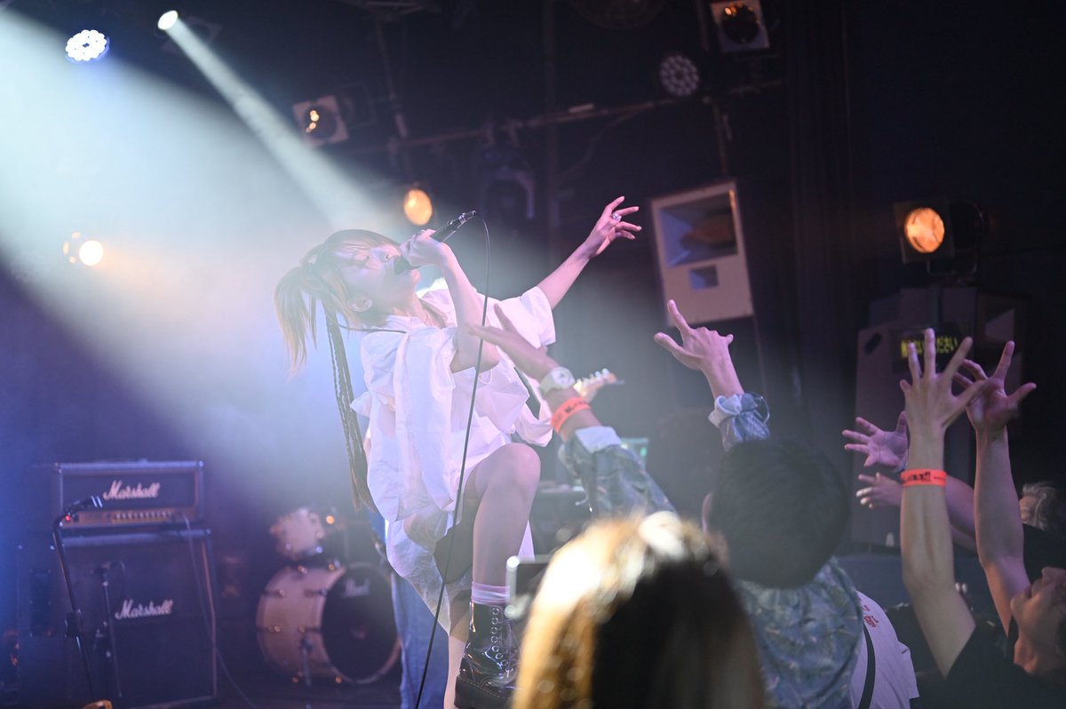 うら tweet media