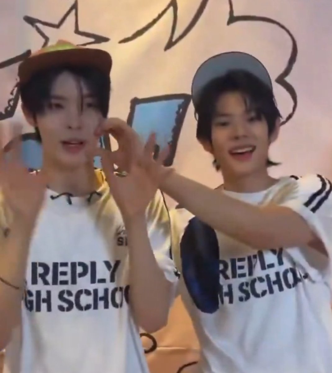 Hansoya 안녕🦒 tweet media