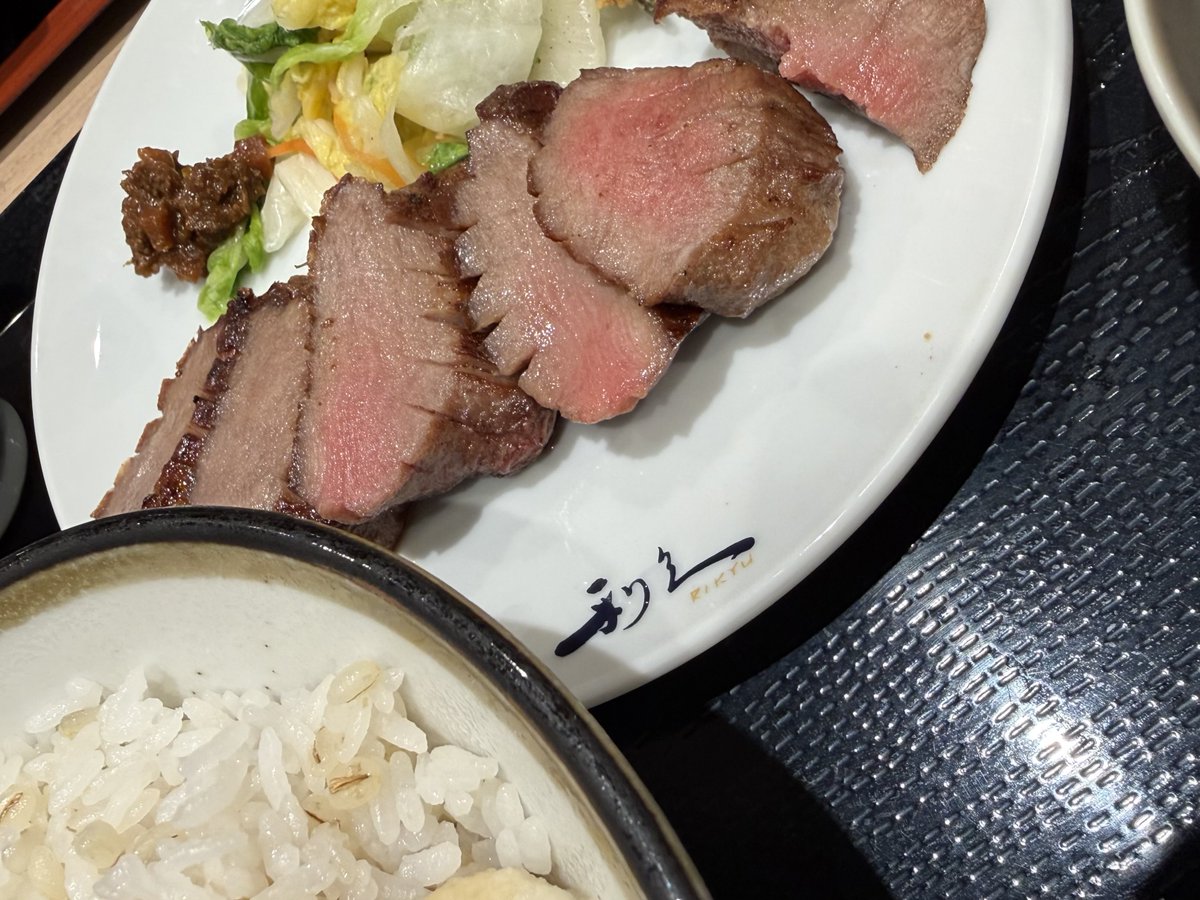 ( ´ ▽ ` )ﾉぴよっ！ tweet media