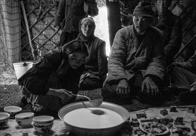 twistopherrobin's tweet image. #Photography #Monochrome #China #TomHutchins