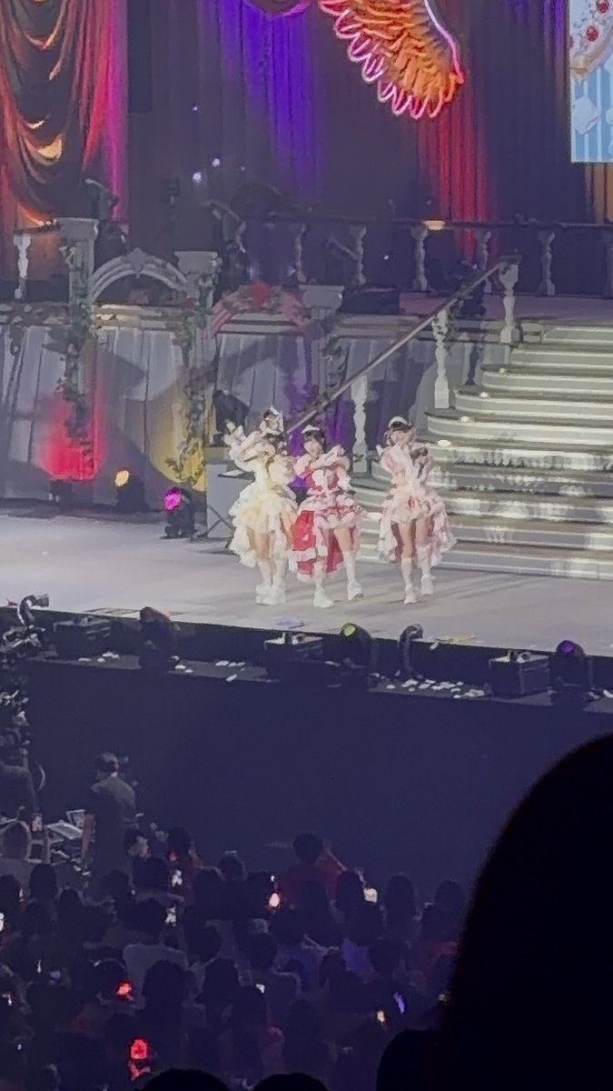 rin__3614's tweet photo. きゅるちゃん2回目ライブが幕張
可愛くて優しくてheavenlyな空間、あむちのビッグスマイルも見れたので今年一年は生きていける！
なんか地方の友達もできてラッキー♪だったし、きゅるちゃん大好き（ ;  ; ） https://t.co/MdA8egXc1M