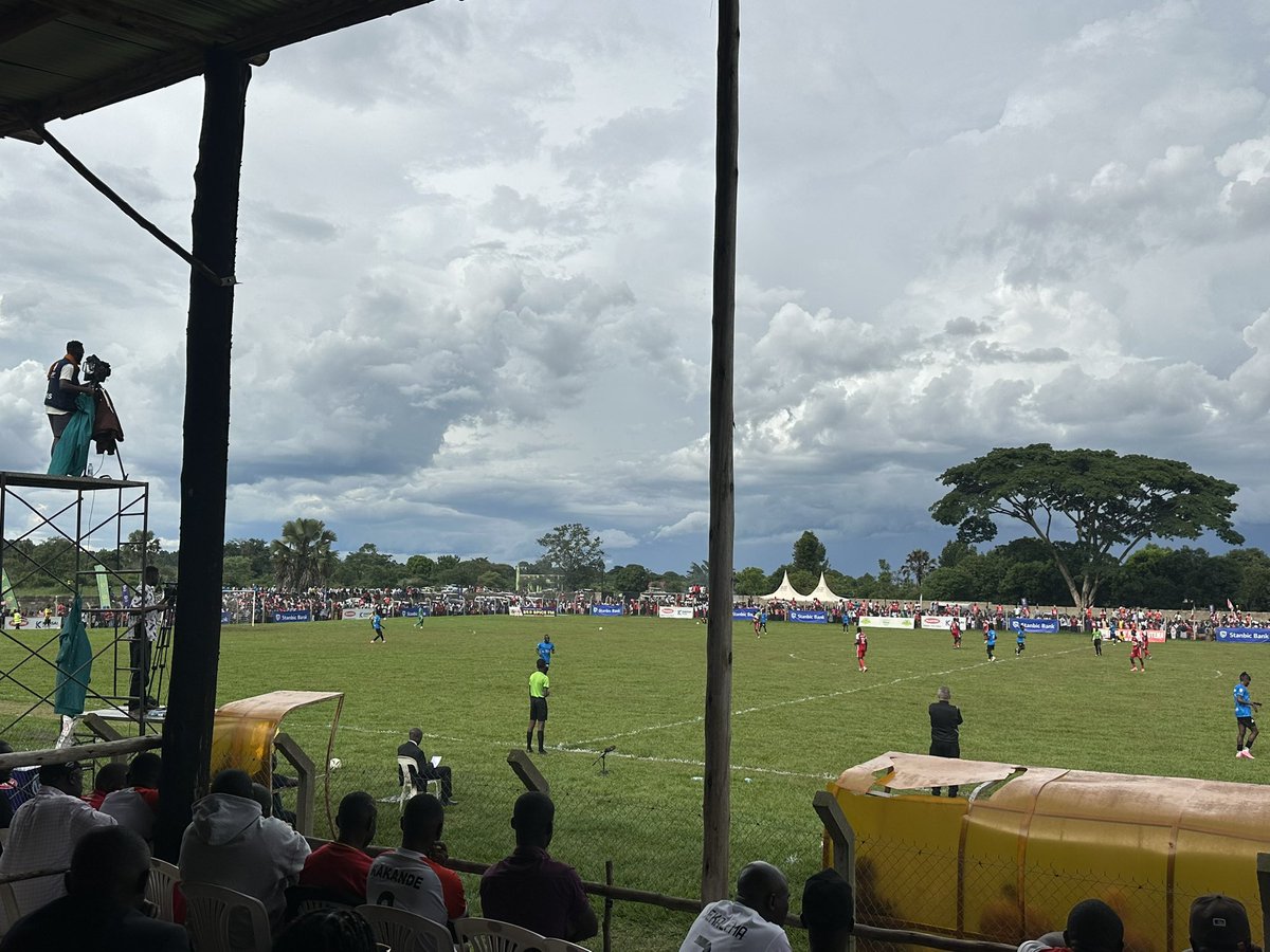 IsmailKasule4's tweet image. We are currently at Royals Park Butema rallying our boys as we take on @VipersSC ! 

Come on dear Royals! 

#KITVIP