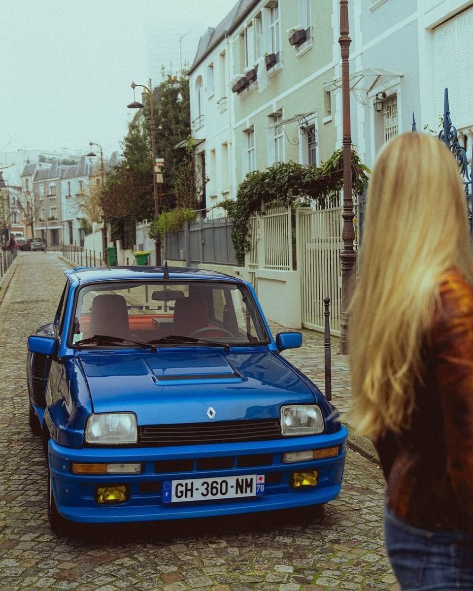 Retromania4ever's tweet image. 🟦⬜🟥 #Renault 5 Turbo
1.4-liter turbocharged engine moved from the front to the middle of the car (behind the driver), producing 160 hp.