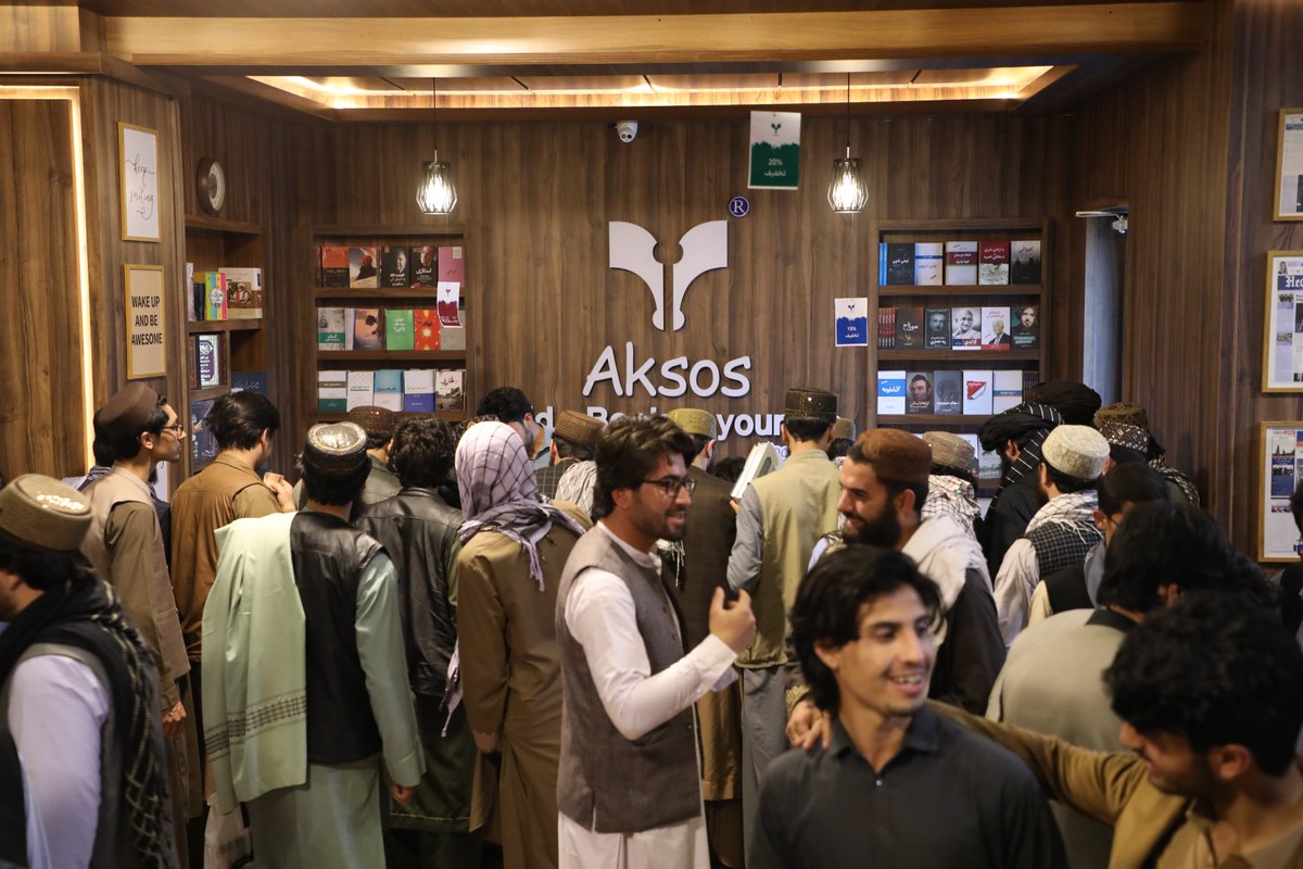 Aksos Book Store tweet media