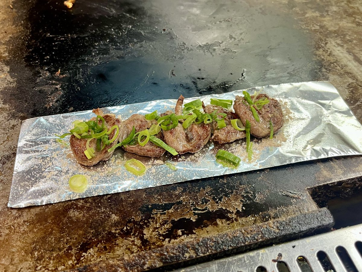 tenseitks's tweet photo. うますぎて飛ぶ…1人飲みもいいもんだな
(心斎橋 御好み焼 トレボン) https://t.co/h3tkDobpIe