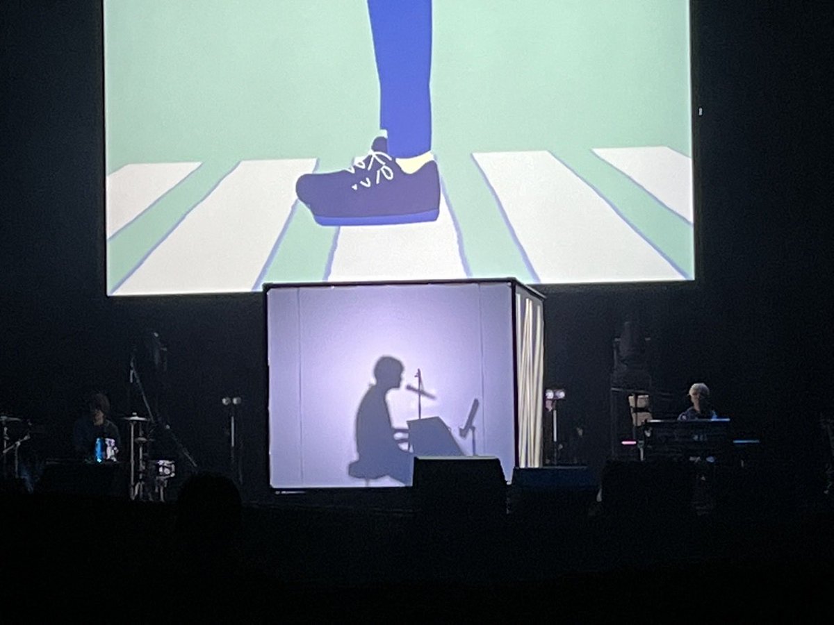 Osamintinus's tweet photo. 楽しすぎた！！！！！
しょこさん、初ライブおめでとう！
ゆゆうたさんもこうさん、ご一緒できて嬉しかったです。盛り上げのプロやった。
会場の皆さん、歌を聞いてくれてありがとう。素敵なお花もありがとう。
スタッフの皆さん、バンドの皆さん、感謝！
俺この中で歌ってました！！
帰ったら配信する https://t.co/lIE85OxyJh