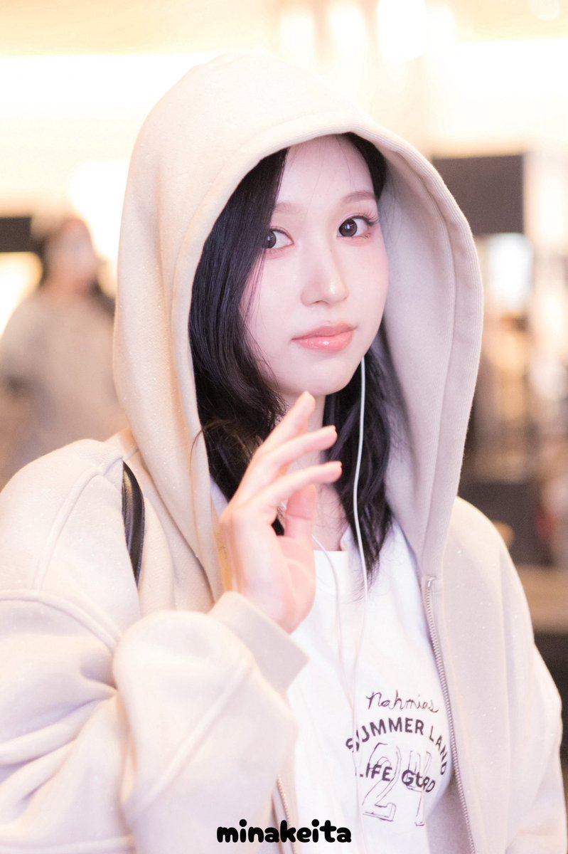 A子 tweet media