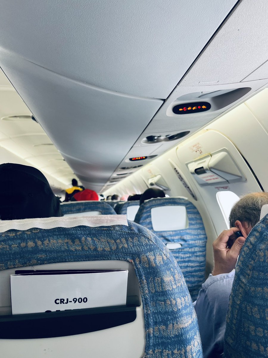 witty_cruz's tweet photo. Enroute to Lagos ✈️ https://t.co/OoiVMmNx50
