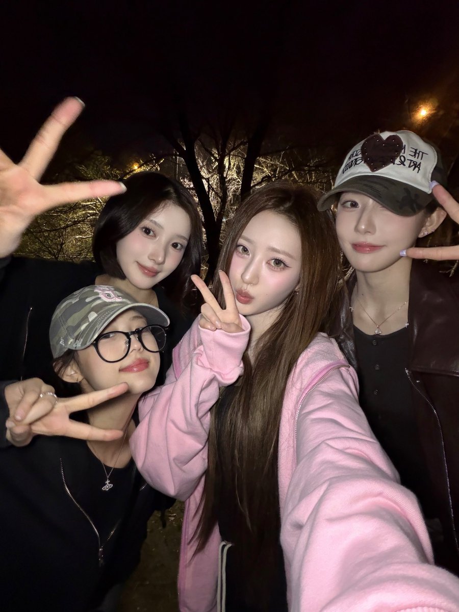 HwiseoFrance's tweet photo. _ 🐦 𓄵 190426 TWITTER 

« Les beautés du monde entier, ah... 💖
(💋Juni Yuki Hwiseo Sinwi💋) »

#HWISEO #JOHWIHYEON #휘서 #조휘현 #H1KEY #하이키 @H1KEY_official https://t.co/33ElL9E9F9