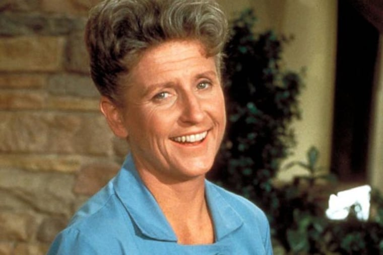 landofthe80s's tweet image. Happy birthday to the late Ann B. Davis. 

BITE-SIZED FACT | She twice won the Primetime Emmy Award for Outstanding Supporting Actress in a Comedy Series, but she was best known for playing the part of Alice Nelson, the housekeeper in ABC's The Brady Bunch (1969–1974). #nostalgia