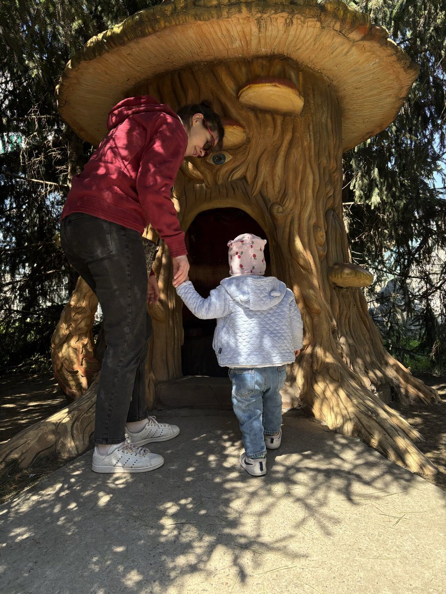 Today we visited the zoo. Seva didn’t want to go with us because he wasn’t interested anymore, so he went for a walk with his friends.

Solomiya really liked it, it was very interesting. However, at the end she got a little tired and wanted to sleep. But it was an incredibly
