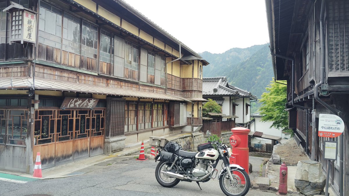 Halcyon0907's tweet photo. GWツーリング二日目午前。中山道旧越後屋旅館、木曽福島宿、開田高原から木曽御嶽山、奈良井宿素晴らしかった。
＃エストレヤ https://t.co/wpaTor1S9S