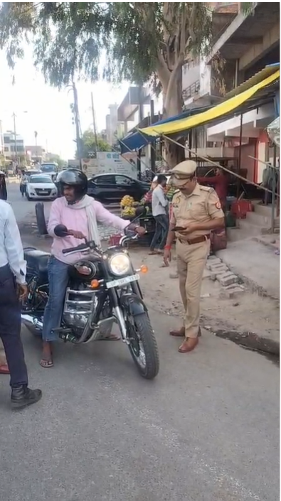 bstvlive's tweet image. मैनपुरी 

➡ट्रैफ़िक पुलिस का वाहन चेकिंग अभियान 
➡116 वाहनों पर 6.40 लाख का जुर्माना 
➡कोतवाली क्षेत्र के भांवत चौराहा पर अभियान

#Mainpuri #TrafficPolice #UttarPradesh @uptrafficpolice