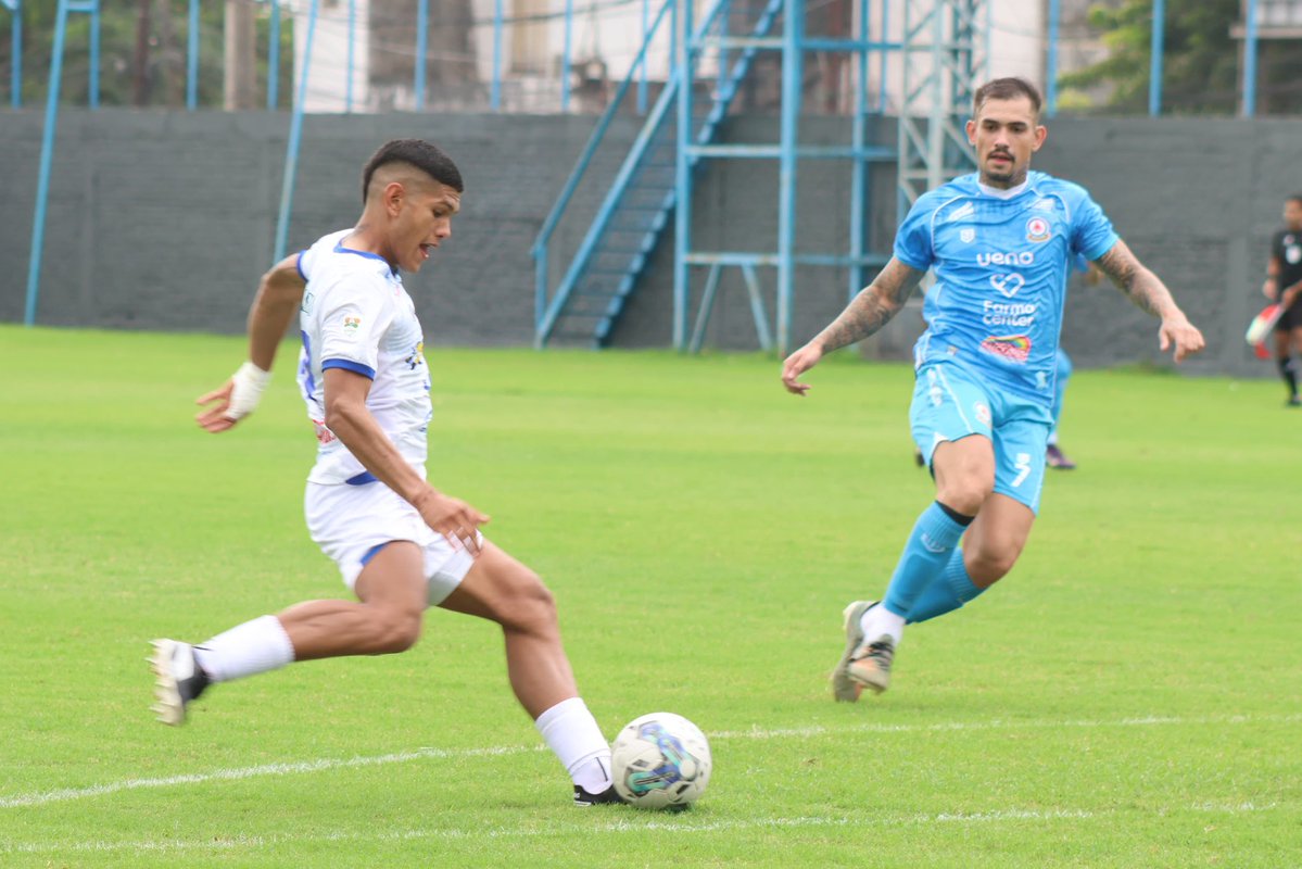 IntermediaAPF's tweet image. ⏱️ 30'

➡️ #Resistencia 1
➡️ #SoldeAmérica 0

📆 Fecha 5.

#IntermediaAPF 🟠🟢