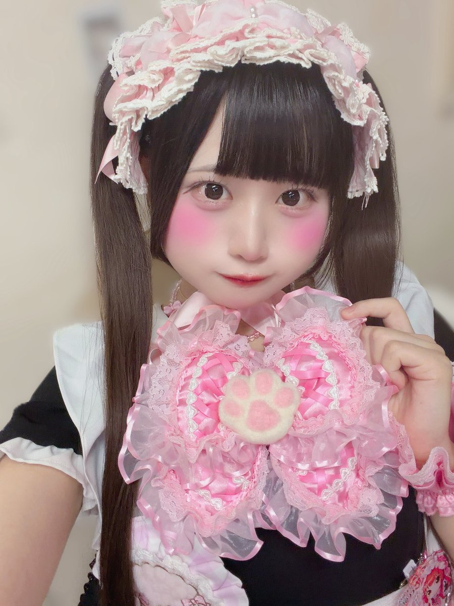 5/3♡14:45-20:30
お給仕終わってますっ♡めっちゃボリューミーで可愛いヘドレも付けてました〜♡
自分の装飾、ほんとにかわいい💖
満席が続いてパタパタしちゃったけど沢山の方と話せて、名刺もたくさん渡せて嬉しかったです♡たくさんご帰宅ありがとうございました♡