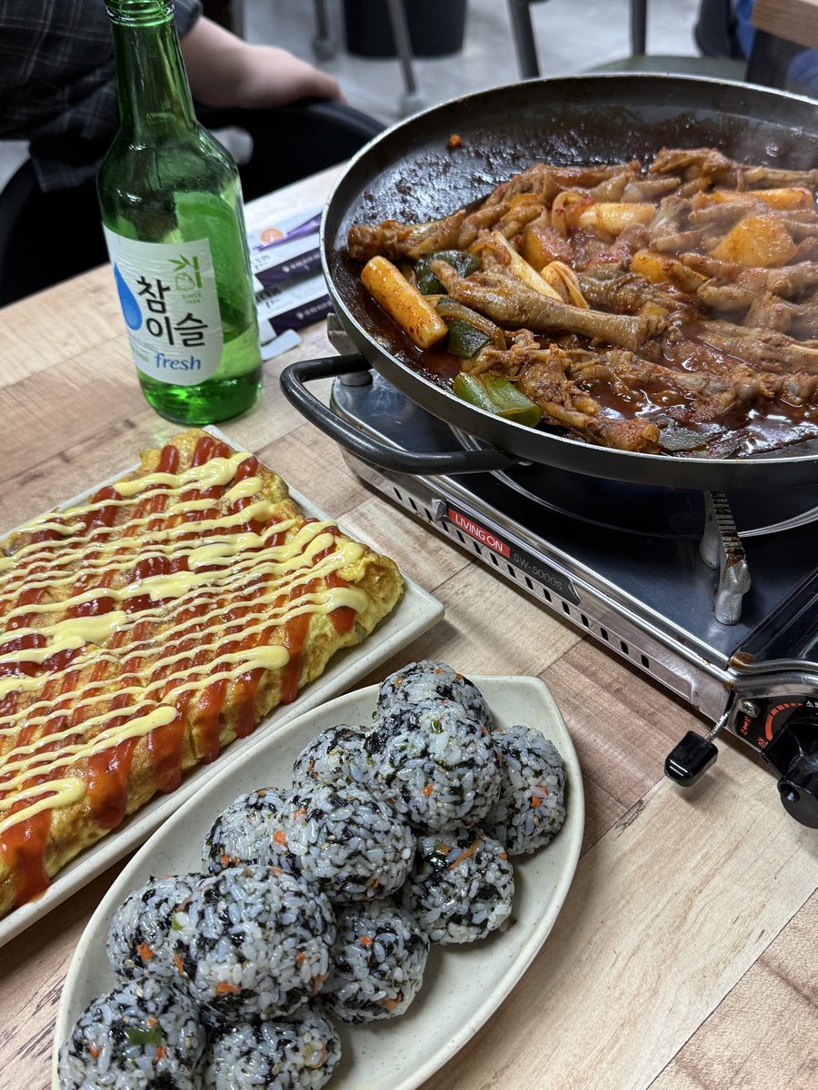 sol_soll_'s tweet photo. 5월시작도 맛있는 데이트👏🤍 https://t.co/ilLNgGLbdz