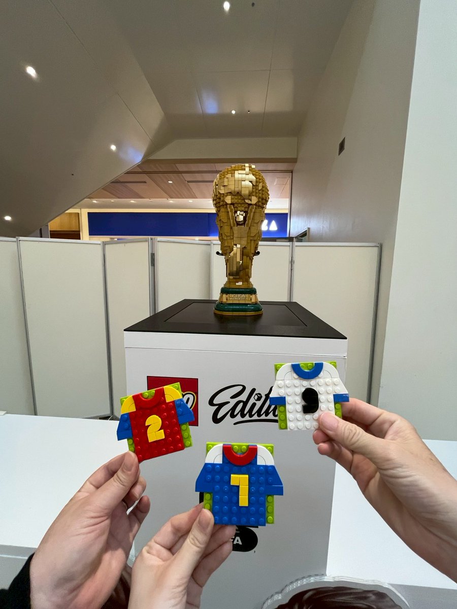 coroonn56's tweet photo. 久々にレゴに触れて
楽しかったでっす!

優勝予想のユニホームを
作成しましった🇪🇸🇯🇵🏴󠁧󠁢󠁥󠁮󠁧󠁿

ゴールデンなウィークを
楽しんでまっす☺️ https://t.co/umGWrtt41L