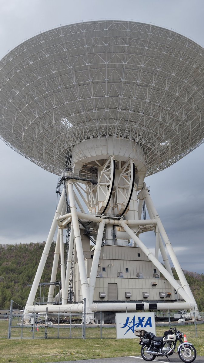 Halcyon0907's tweet photo. GWツーリング二日目午後。今回のメインの臼田64m深宇宙探索電波望遠鏡、諏訪湖、上諏訪温泉片倉館千人風呂。
＃エストレヤ https://t.co/9x9K12RmuM
