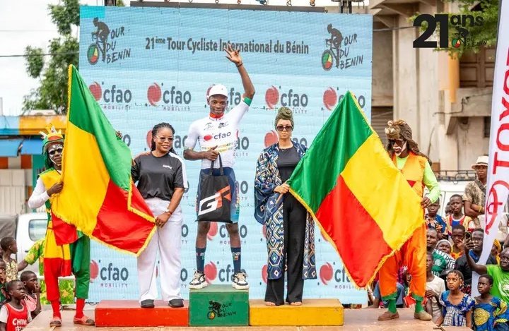 ZXCycling's tweet image. 🇧🇯#TourDuBenin stage 5

1🇱🇻K.Belohvosciks
2🇩🇪L.Harter
3🇲🇦@YBdadou
4🇪🇷K.Teklemariam
5🇧🇪S.Desut
6🇧🇪T.Deneve
7🇲🇦@e32225_salah
8🇪🇷@habteab_yoel
9🇧🇯@Saizonouexodus
10🇲🇦M.Kharbouchi
11🇩🇿@ReguiguiYoucef
12🇲🇺@AlexandreMayer4
13🇩🇪O.Schempp
14🇧🇫M.Rawende
15🇪🇷Y.Mulugeta

@Febecy #cycling