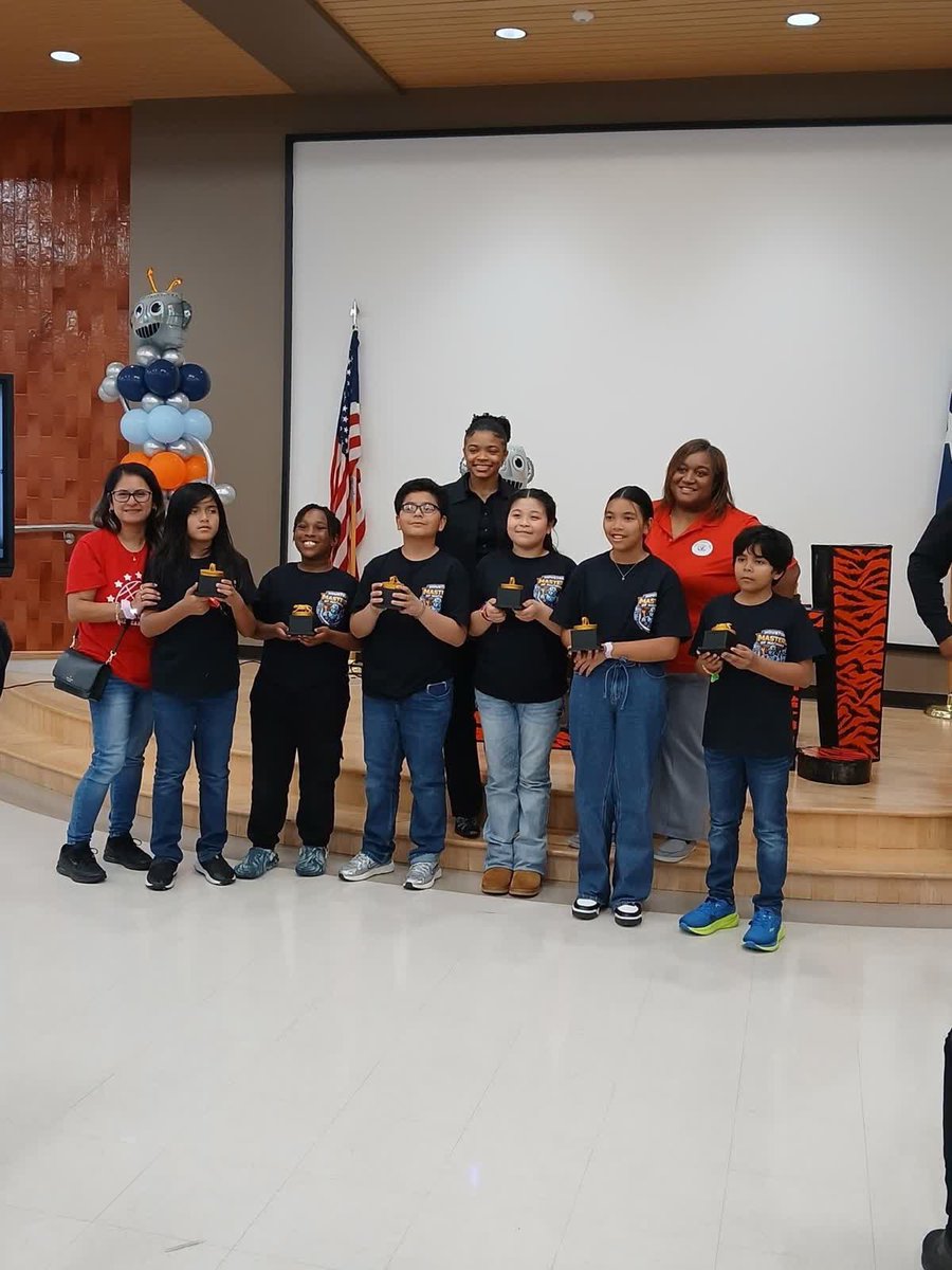 DrDab_Okafor's tweet photo. I'm so proud of our amazing teachers and students who represented @HESLancaster at the district's Tournament of Tigers! Way to go! #OneTeamOneDream 🧡🖤🙌🏾 https://t.co/WCPpq2aC8B