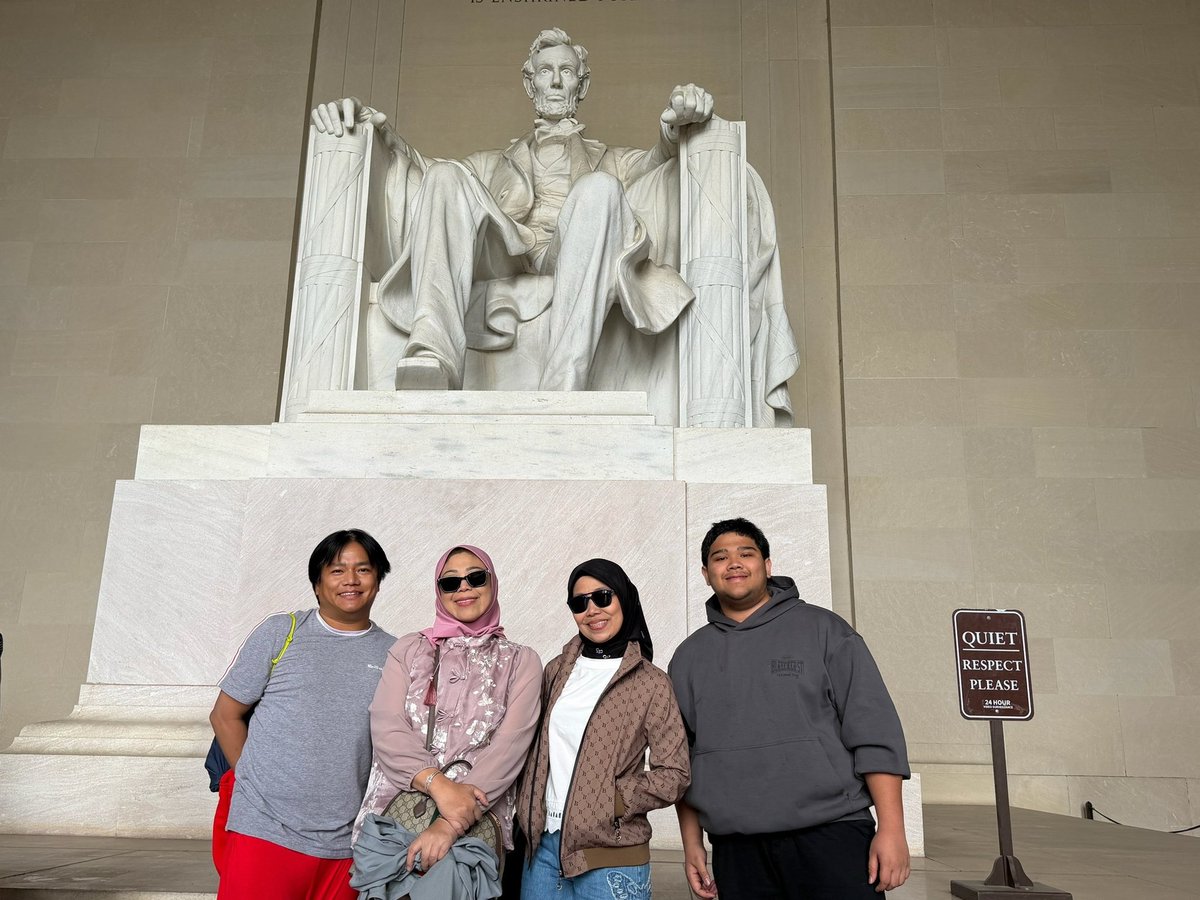 redginger143's tweet image. Pasyal pasyal with my cousins. 🇺🇸✨ Strolling around and making memories in Washington DC.🏛️

Ended the day with a well-deserved seafood buffet 🦀🦐😋

Thank you for the visit, and ingat pabalik ng Pinas 🇵🇭✈️ See you again this December! ❤️

#FamilyTime #DCTrip #Grateful