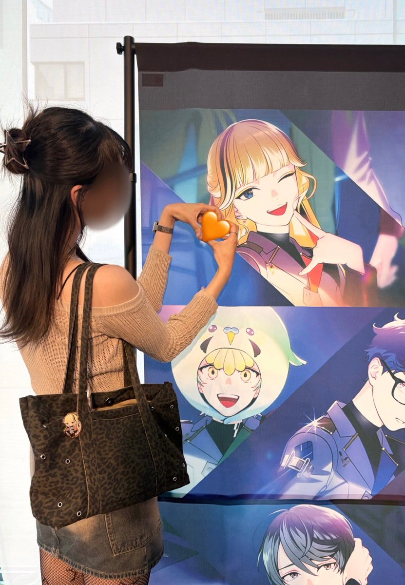 39__koko's tweet photo. ラブちゃん、1年間お疲れさま！
そして、デビューおめでとう🥹🧡
ずっとアイドルに憧れて、目指し続けてきたラブちゃんが、ついに夢を叶えた瞬間を一緒に過ごせて本当に嬉しいよ♪
これからもWeaV:SのLUVNOSUKEとしてよろしくね！
ずーーーーーっと応援してるよ！🫶🫶
#ビバレン結果発表 https://t.co/qPn08JqBj9