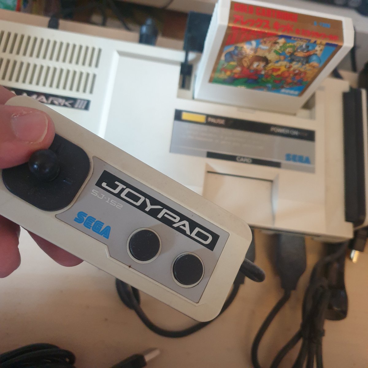 Eyzmaster's tweet image. Console Collection #33
SEGA Mark III
One of my favorite-looking SEGA consoles

Love the weird futuristic design
Feels oddly connected to the Dreamcast aesthetic
Still keep this one plugged in to play games the Master System can’t

#eyz
#sega #markiii #mastersystem #retrogaming