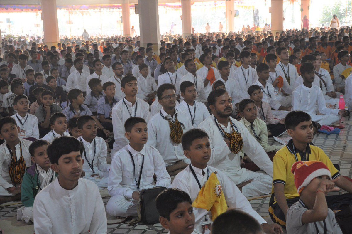 जब जीवन में उलझनें बढ़ती हैं, तब Meditation Camps एक सच्चा समाधान बनते हैं। यहाँ की शांति व्यक्ति को नई दिशा देती है। ऐसे केंद्रों को संरक्षित रखना आवश्यक है। #SaveAsharamjiAshram