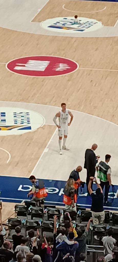 Qué espectáculo. No hay mucho más que decir.
Bueno sí, 🎼 Súper <a href="/mariohezonja/">Mario Hezonja</a>, súper Marioooo, súper Mario, súper Mario, súper Marioooo 🎶🎵