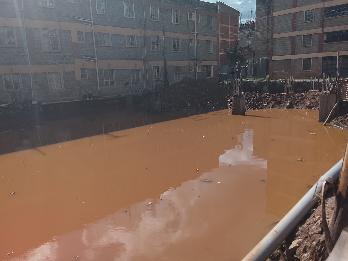 SArchitectonics's tweet photo. I pity these guys, they have have been at it since Feb - more than 3 meters deep. If you were the contractor ungefanya? https://t.co/rJHw2lgIs0