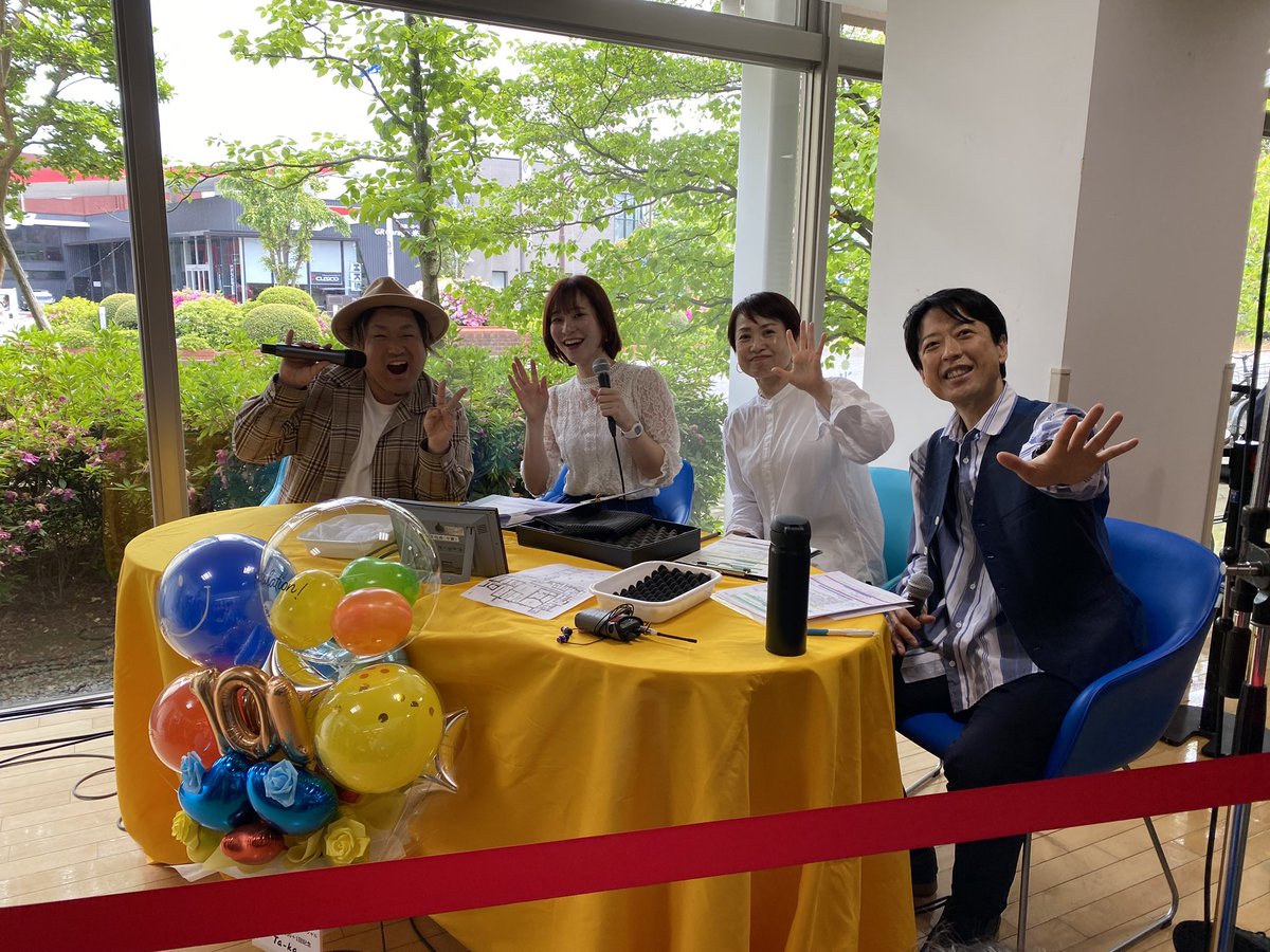 daiju_1021's tweet photo. ／
  BSS山陰放送ラジオ「ビタミン！Saturday」中島早也佳101回目放送記念公開生放送
＼

昨日は2019年からお世話になっているラジオ番組「ビタミン！Saturday」の公開生放送に出演させていただきました‼️😆✨

ビタサタファミリー、ビタサタオールスターズとして、2019年からパーソナリティのみなさんとオリジナル曲を作って毎年発表して、今年の3月で6曲目が完成‼️😊

この日はその全曲を生ライブで披露して、さらには6.5曲目としてこの日のために作った新曲「一白（イーパイ）」をサプライズ披露‼️🔥

来場者も延べ100名、番組の振り返りも含めて大盛り上がりでずっと楽しい2時間でした‼️😄

この番組の模様はradikoで聴けるので是非お聴き下さい‼️😃

ビタサタファミリーの皆さん、そしてリスナーの皆さん、これからもよろしくお願いします‼️😊