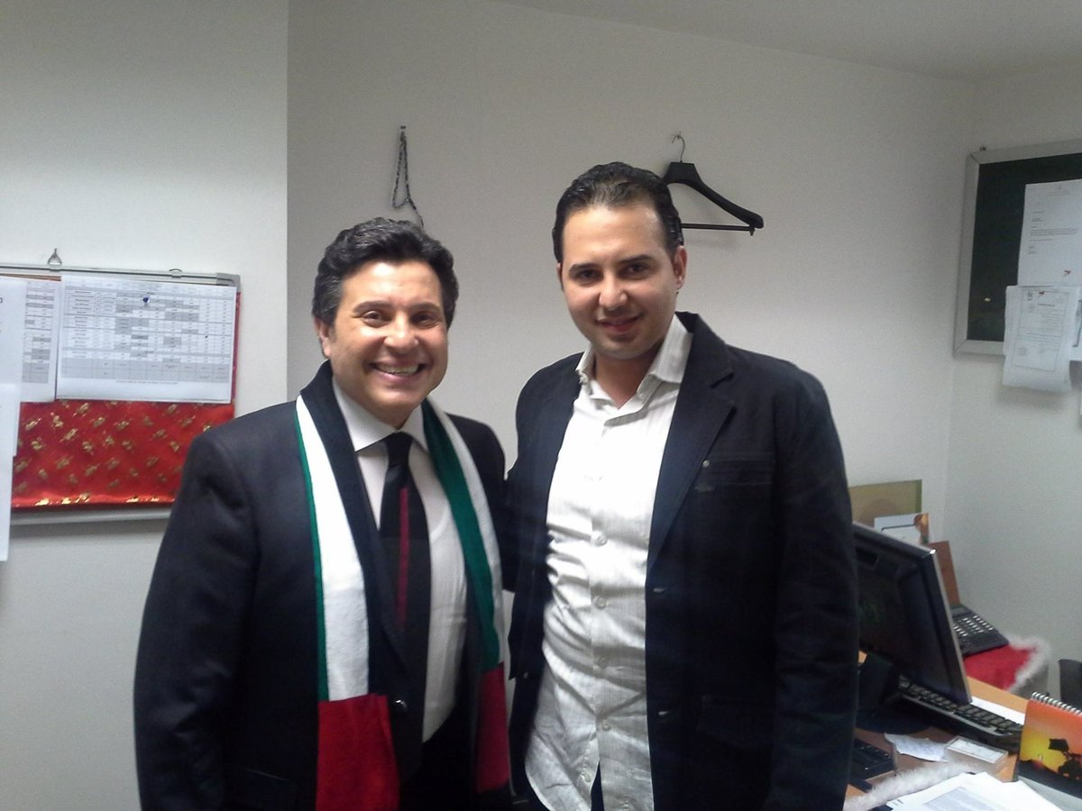 TamerBono's tweet photo. لا حول ولا قوه الا بالله 🥹
كان إنسان خلوق ومحترم ومبتسم لكل الناس
المطرب #هاني_شاكر ❤️‍🩹 فى ذمه الله
ربنا يرحمه يارب .. ويجعل مثواه الجنه 🤲🏻 https://t.co/lHxgKuJz44