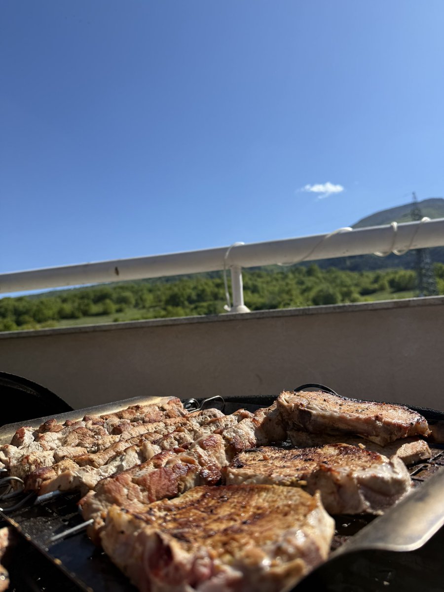 nechakovski's tweet photo. Sunny sunday, charcoal barbecue - an easy day in Bitola #Macedonia @WeberGrills https://t.co/ARGYkeTVLC