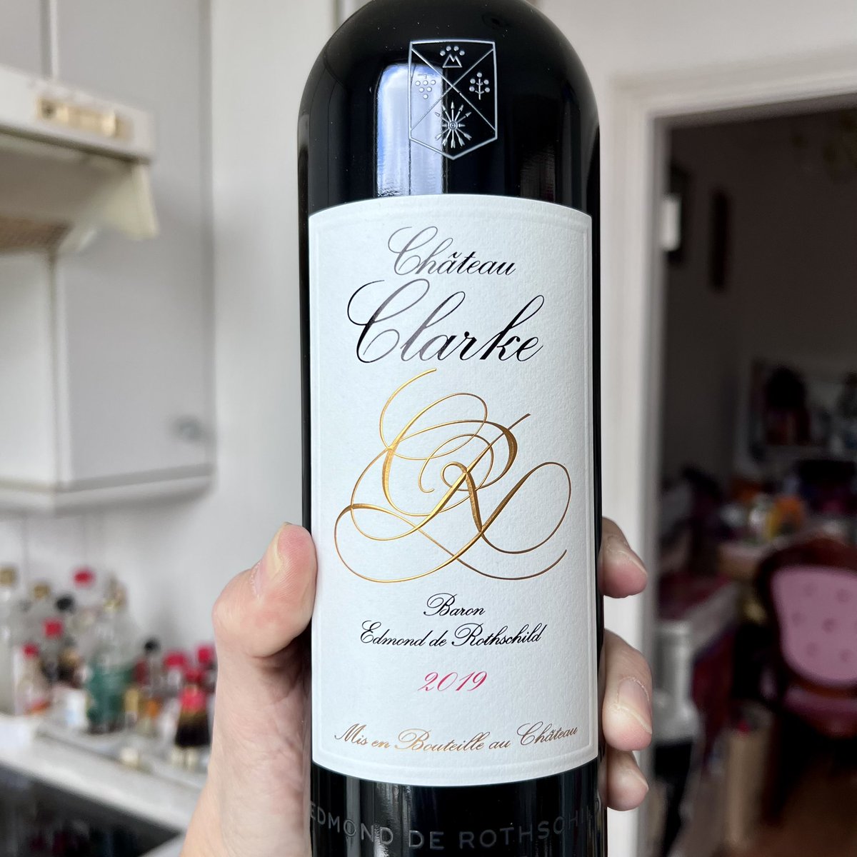 bellaphon's tweet image. Château Clarke 2019.
Burger with Gruyère and egg.
.
.
.
#cheeseburger
#wine #vin #vinho #wein #vino #vindebordeaux #Frenchwine #vindefrance #claret #Bordeaux #jancisglass
#londoneats #londonfood