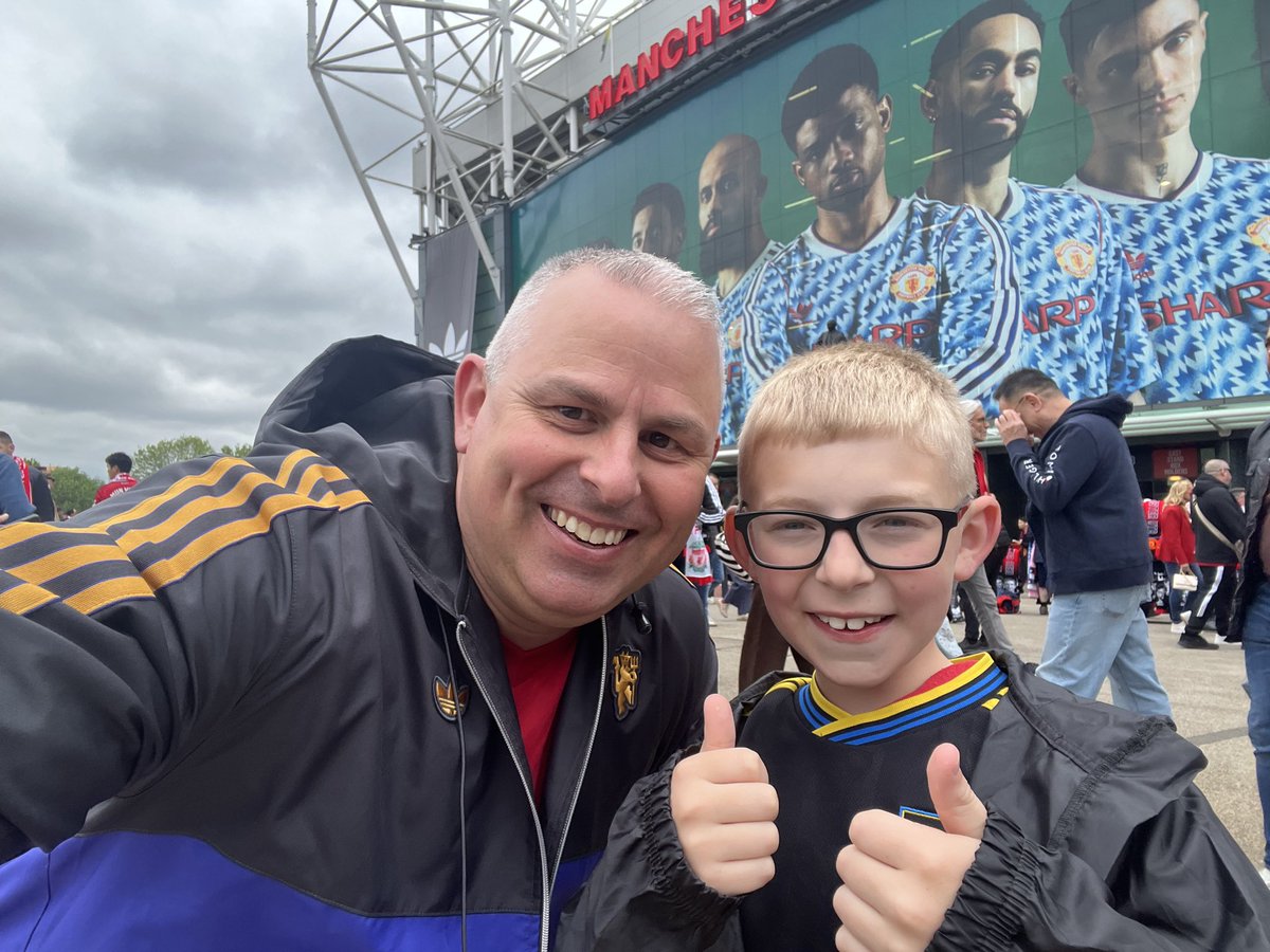 RealSoulShaker's tweet photo. Here we are, the biggest game in football!! At the greatest football club in the world!

United v Liverpool

I’d like nothing more than giving these Scousers a good whacking!!!

Go live your best life!!🟥⬜️⬛️

Here nice and early as Silas looks to read his programme m https://t.co/WblCHL86Ry