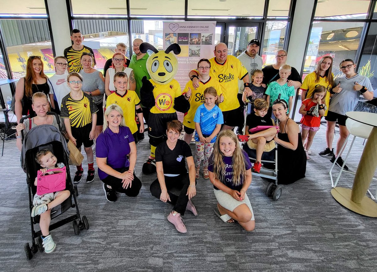 AnnaKennedy1's tweet image. Congratulations to Jo Wiggins our AKO charity champion and to AnnaKennedyonline 'Supporter of the Season'

#autism
#charity
#annakennedyonline
#watfordfc
#weekendvibes
@WatfordFC 
@LBliss8